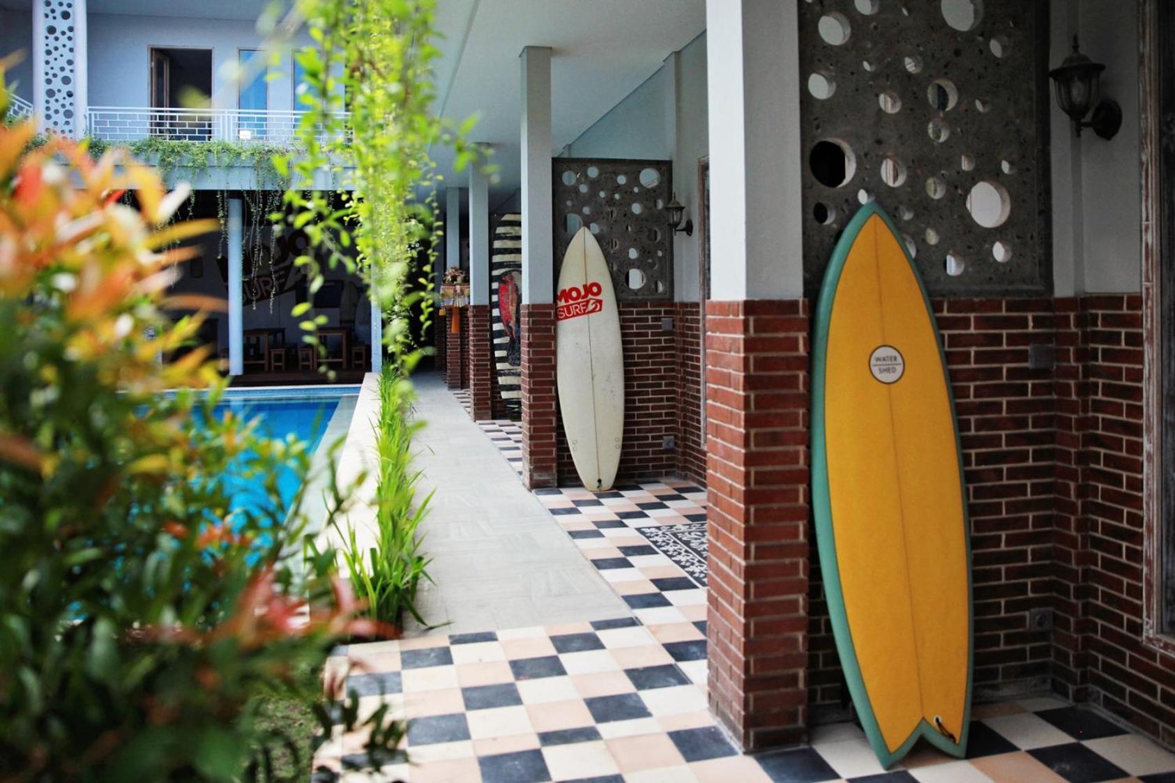 Mojosurf Camp Canggu Eksteriør billede