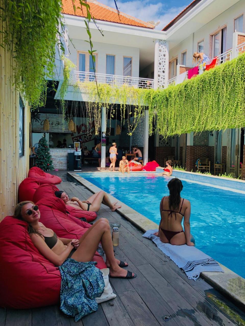 Mojosurf Camp Canggu Eksteriør billede
